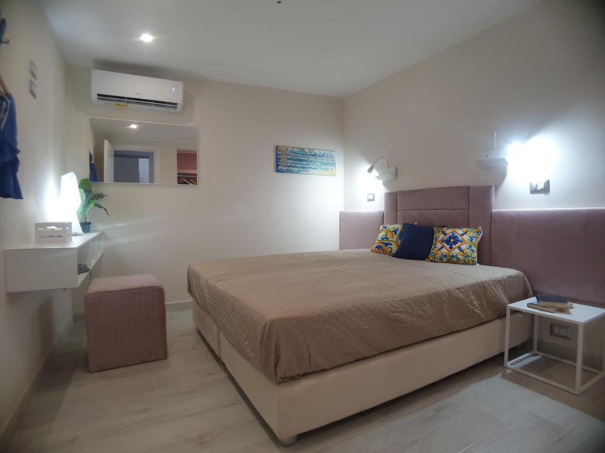Stella-Guesthouse Solarino ภายนอก รูปภาพ