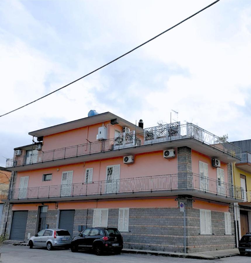 Stella-Guesthouse Solarino ภายนอก รูปภาพ