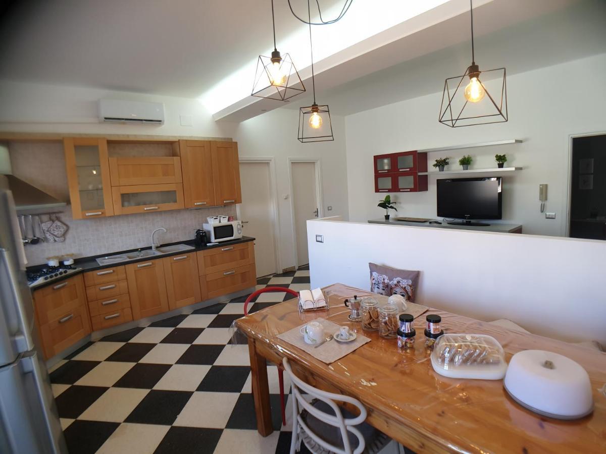 Stella-Guesthouse Solarino ภายนอก รูปภาพ