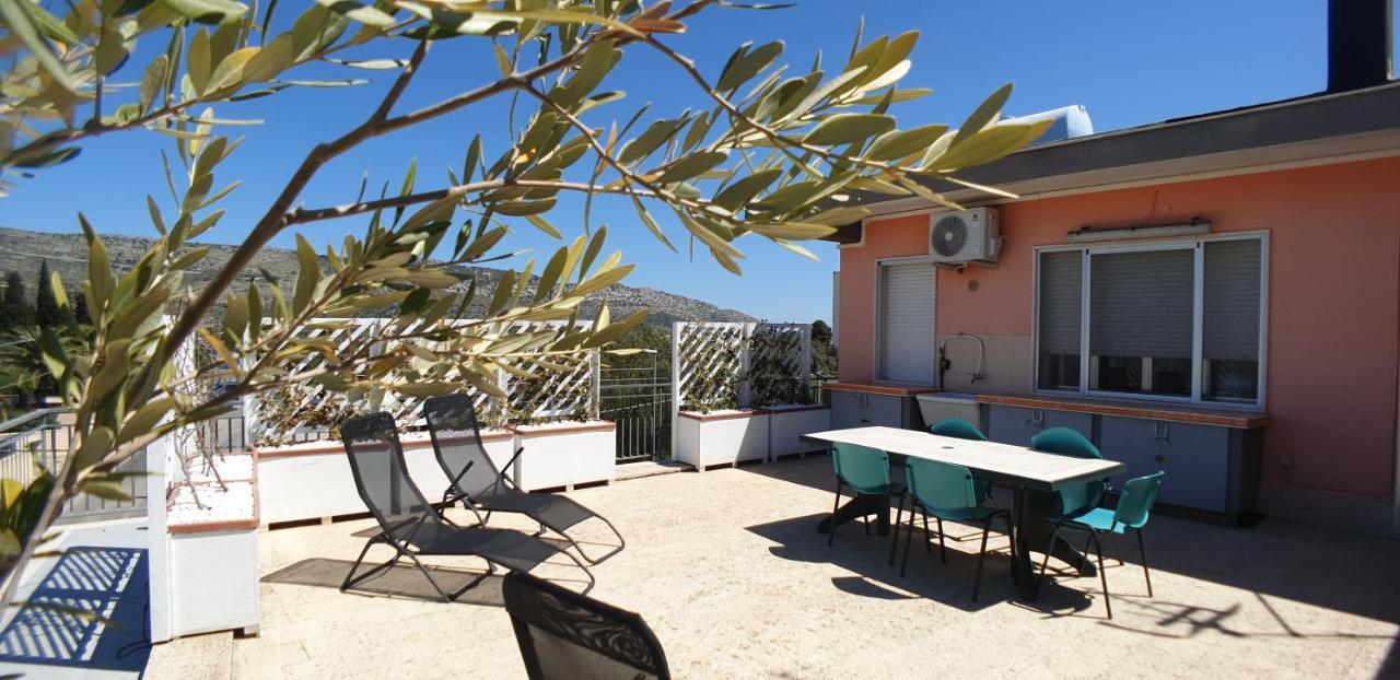 Stella-Guesthouse Solarino ภายนอก รูปภาพ