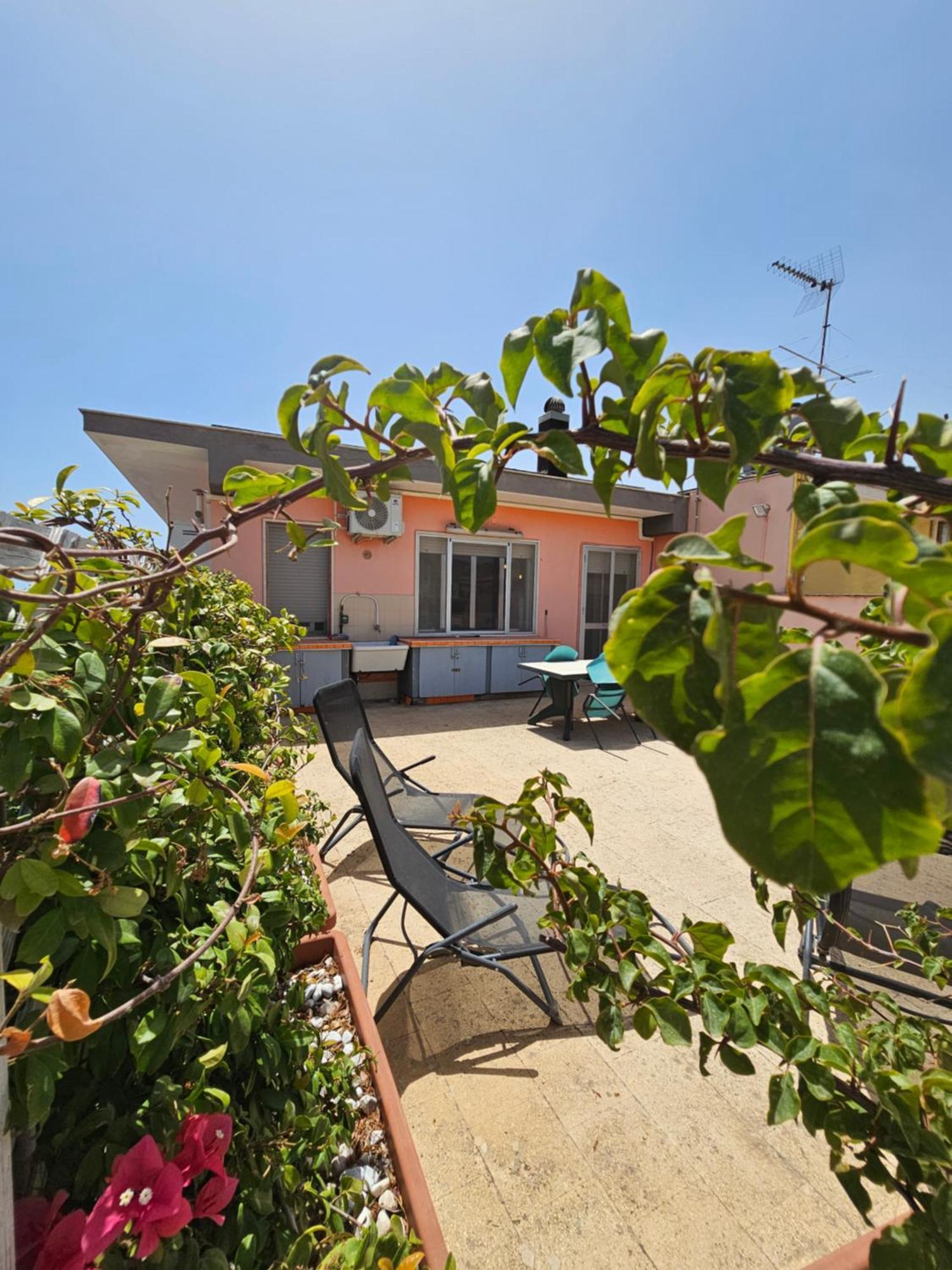 Stella-Guesthouse Solarino ภายนอก รูปภาพ