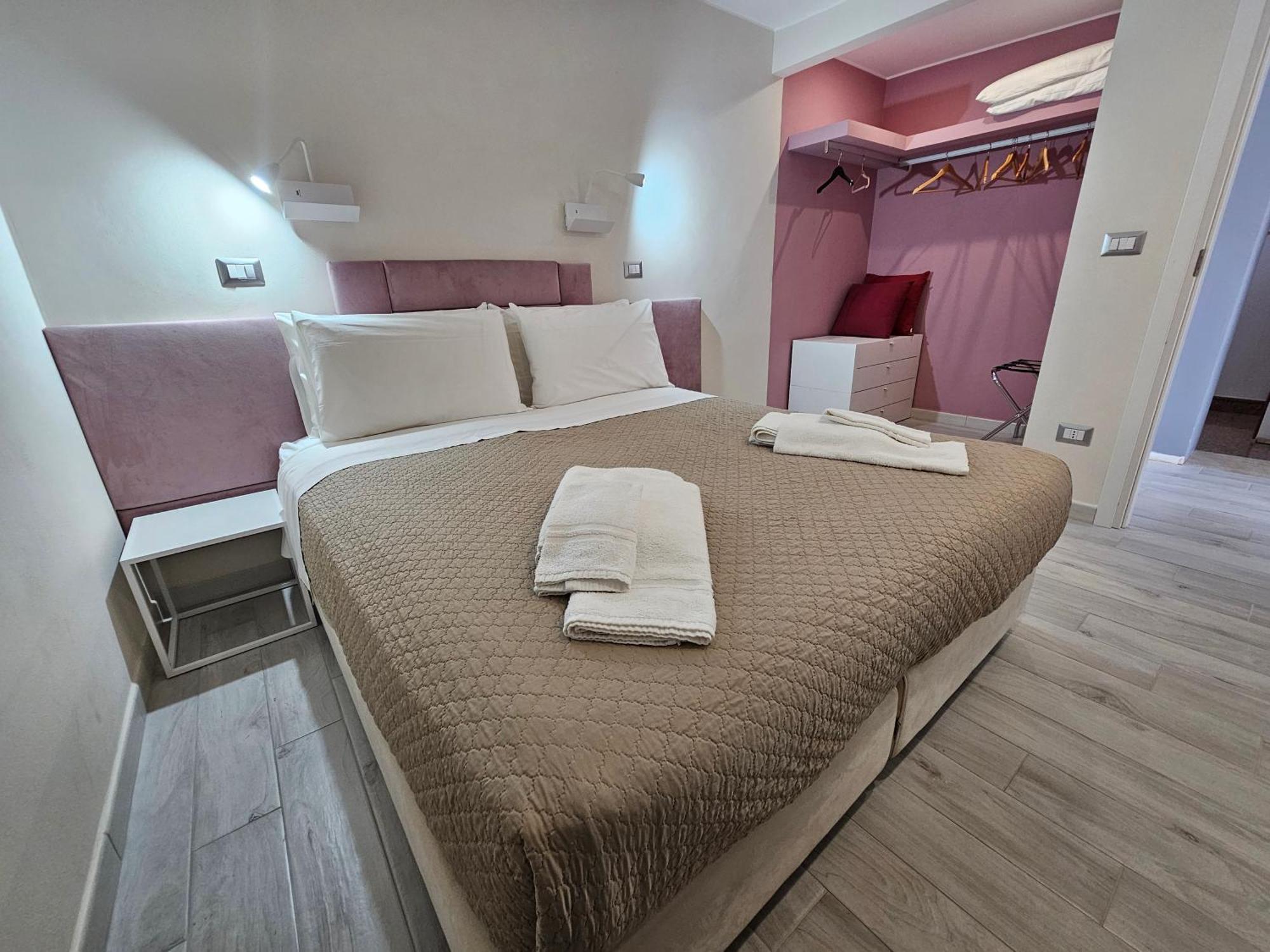 Stella-Guesthouse Solarino ภายนอก รูปภาพ