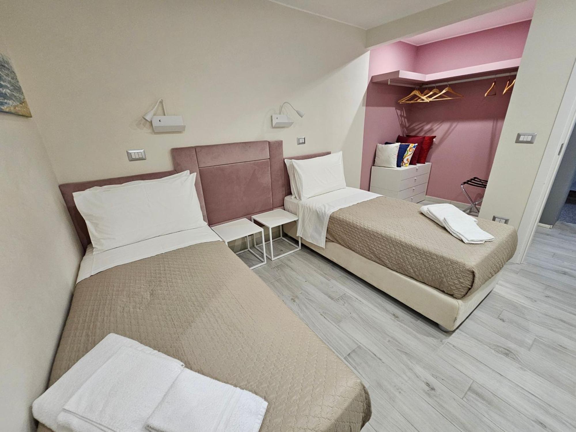 Stella-Guesthouse Solarino ภายนอก รูปภาพ